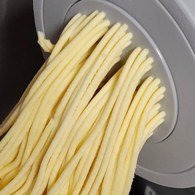 Fresh spaghettini.