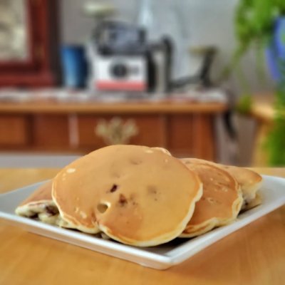 Banana chocolate chip pancakes.