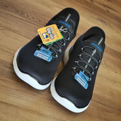 Pappa's got some brand new shoes.